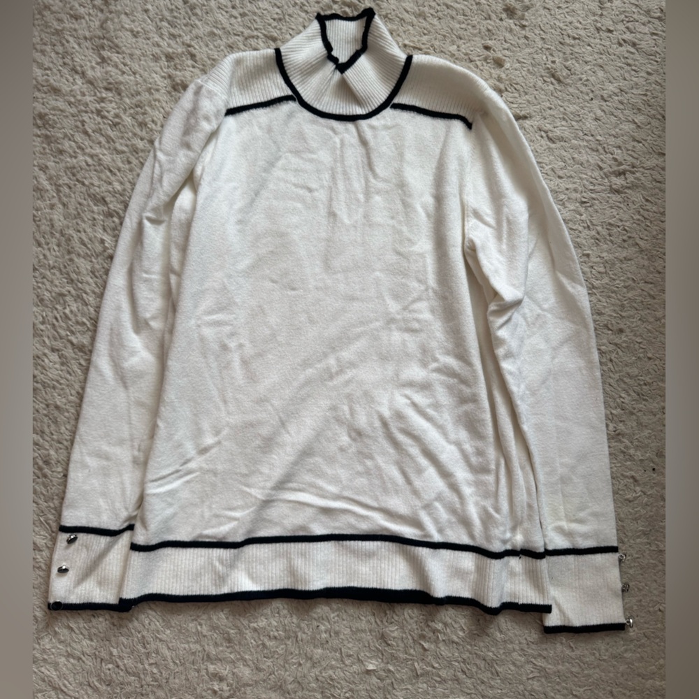 5/$20 Retrology knit sweater